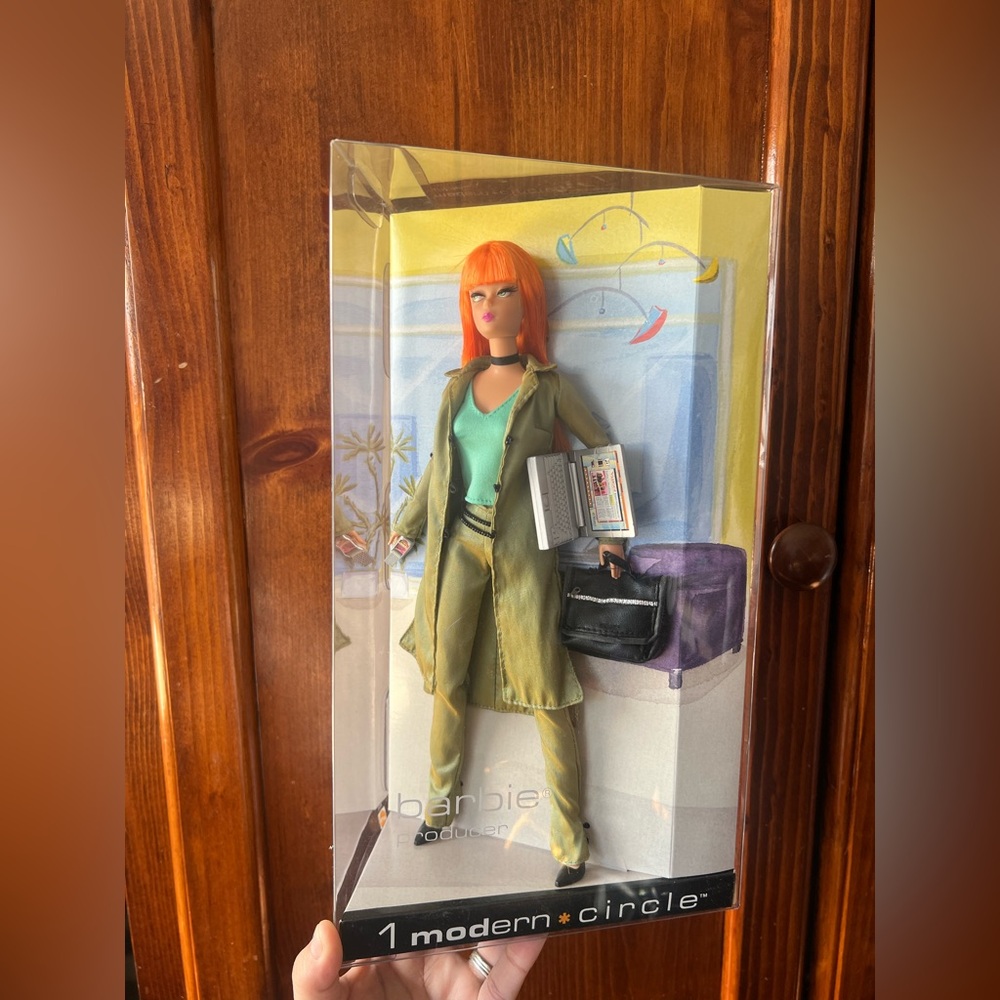 Barbie 1 Modern Circle Producer Doll Redhead Mattel 2003 #B2523